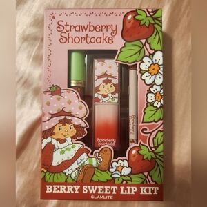 Glamlite Strawberry Shortcake Berry Sweet Lip Kit NEW